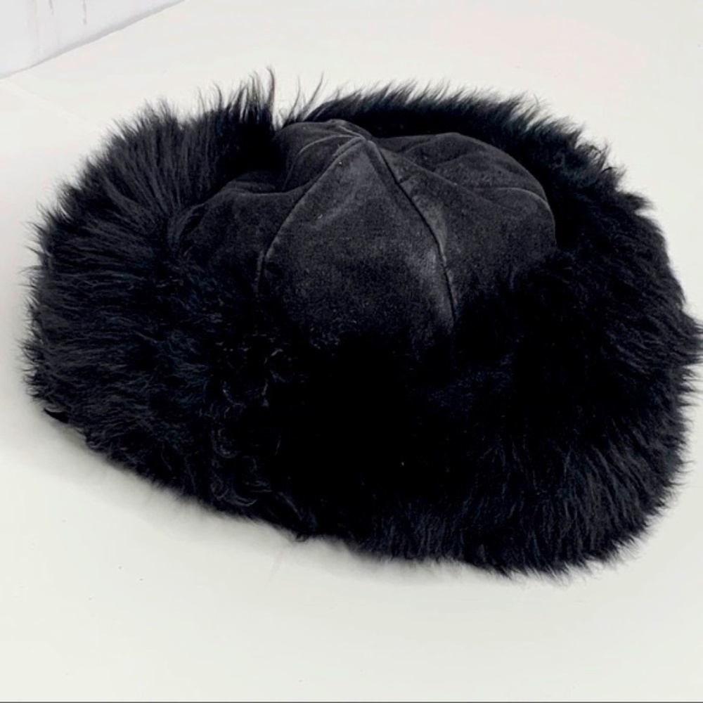 Lamb skin Made in Italy fur trimmed hat